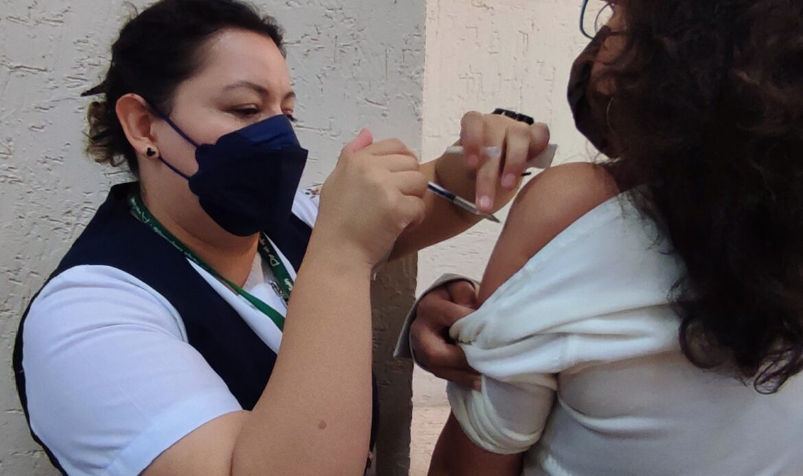 Aplicadas 597 mil 228 dosis contra influenza en Querétaro