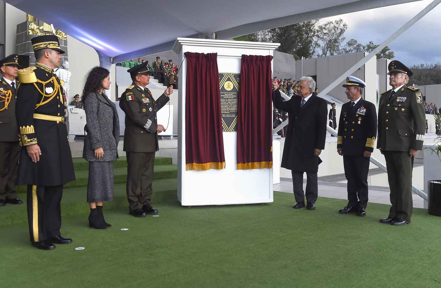 Amlo Clausura Festejos Por Bicentenario Del Heroico Colegio Militar Vota Querétaro 4104