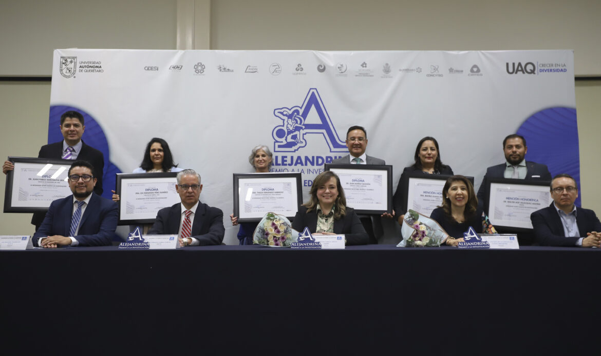 Reconoce UAQ a investigadores con el Premio Alejandrina