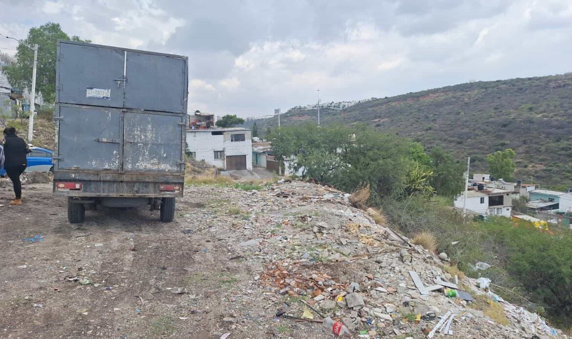 Un detenido por descarga ilegal de desechos en zona cerril de Querétaro