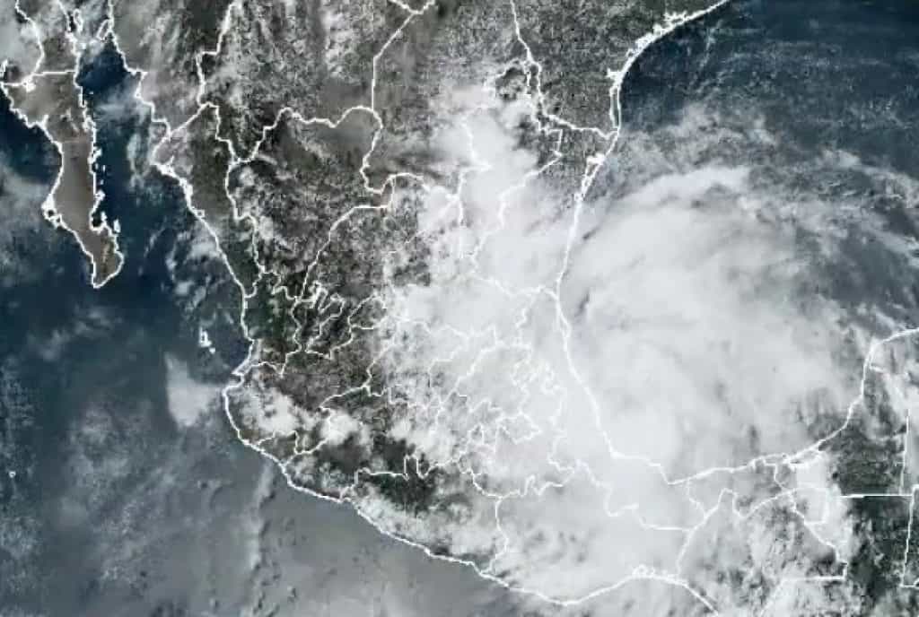 Tormenta tropical Chris toca tierra en Veracruz